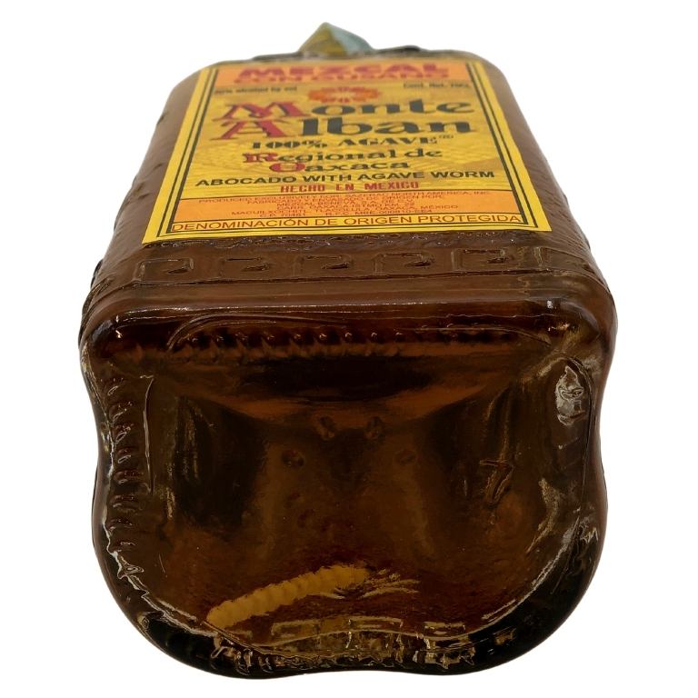 TEQUILA MEZCAL MONTE ALBAN CON GUSANO 70 CL